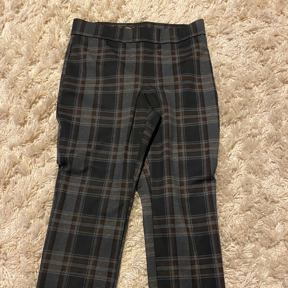 Ladies cool plaid slacks.